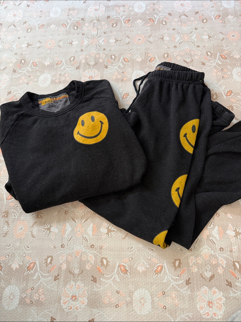 Aviator Nation smiley set
